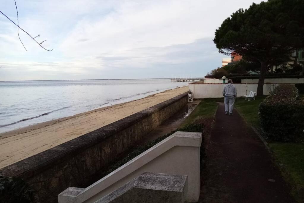 Appart Sur La Plage Pied Dans L Eau Avec Terrasse Jardin Vue Sur Le Bassin Depuis La Terrasse , Parking アルカション エクステリア 写真
